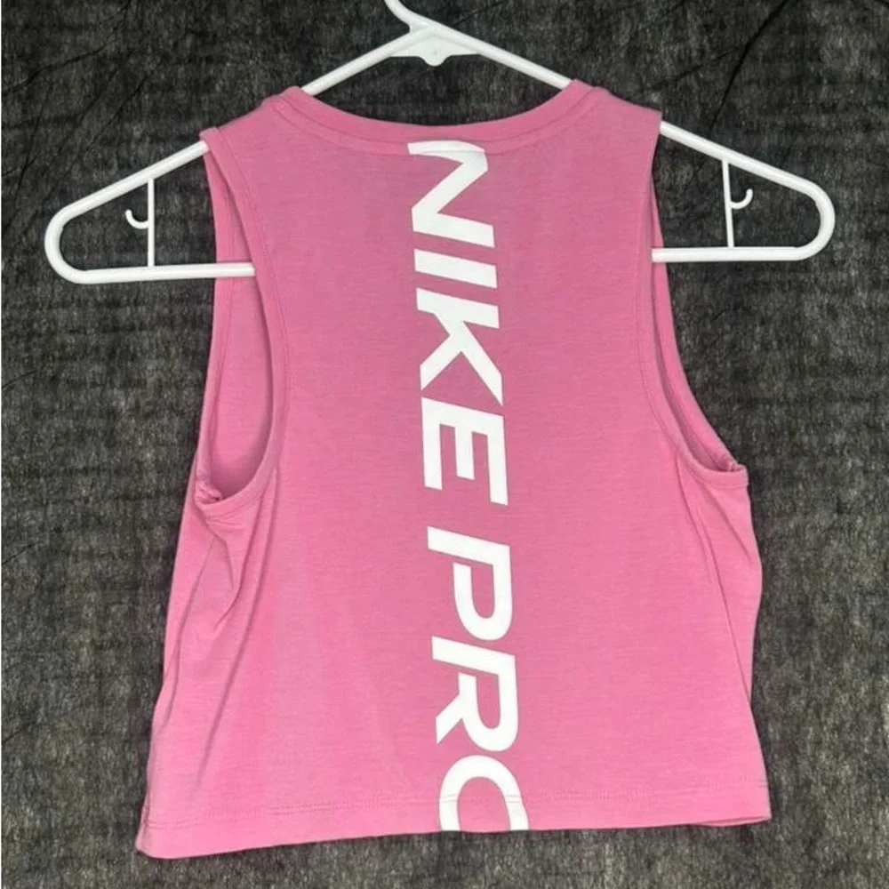 Nike Pro Girls Pink Dri-FIT Sleeveless Athletic Youth size M Tank(A253)✨